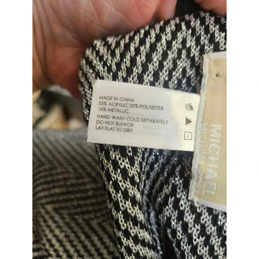 Michael Kors Metallic Silver Black Chevron Knit Logo Scarf